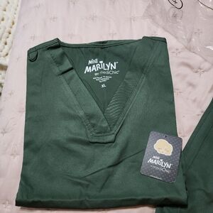 Mini Marilyn Olive Green Scrub Set Womens XL NWT